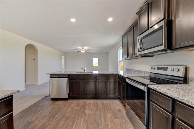 Building Photo - 212 Allington Cir