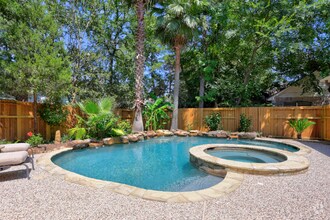 Building Photo - 19 S Linton Ridge Cir