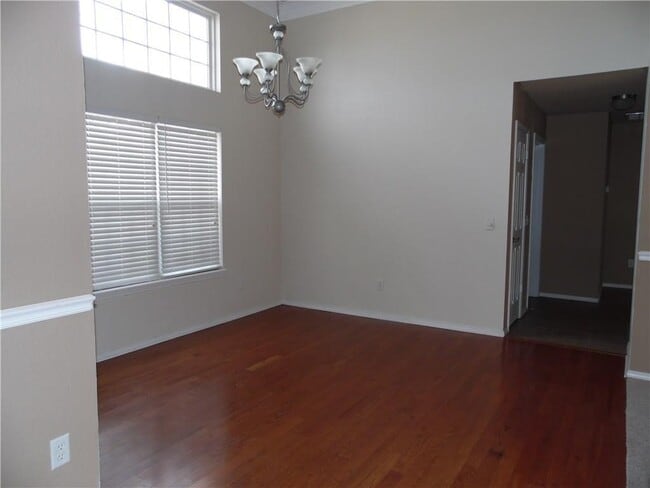 Building Photo - 1908 SW Marquette Rd