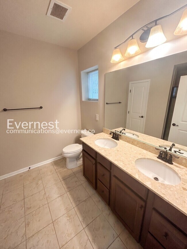 Building Photo - 14001 Briars Cir