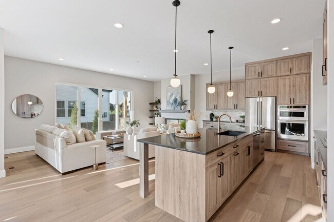 Building Photo - New Berthoud Home with Modern Comfort | $1000 Deposit with Approved Credit and Two Weeks FREE!