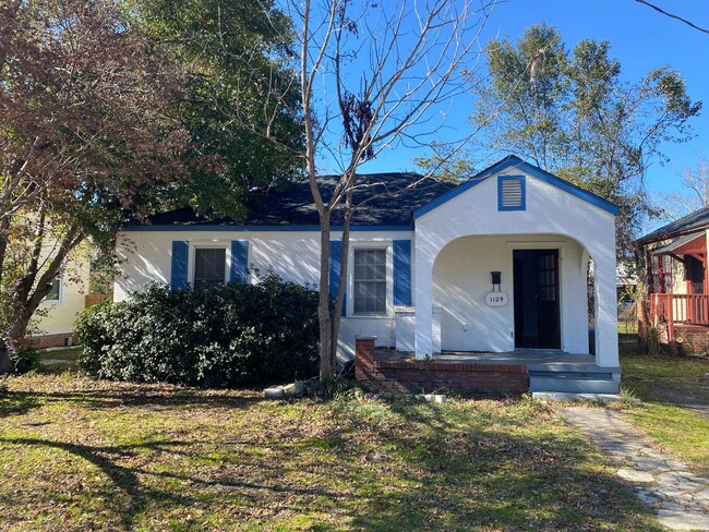Primary Photo - 1129 Merry St