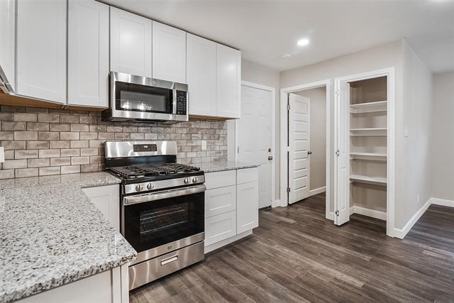 Building Photo - 813 S Valentine Dr