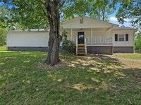 Building Photo - 3542 Shoreland Dr