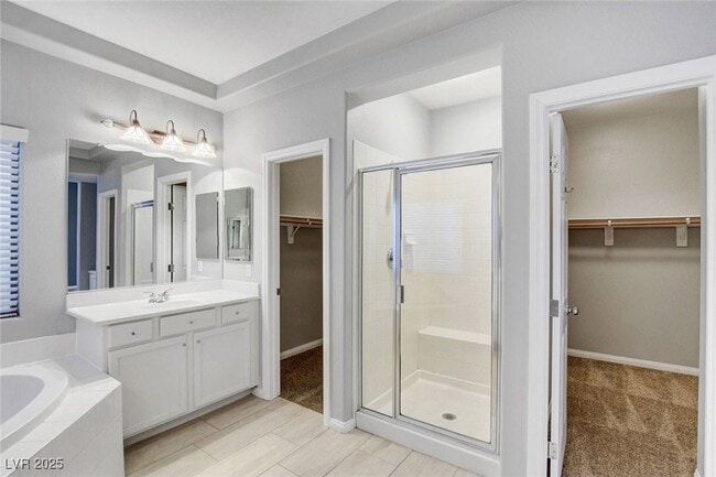 Building Photo - 5643 Almocita Ct