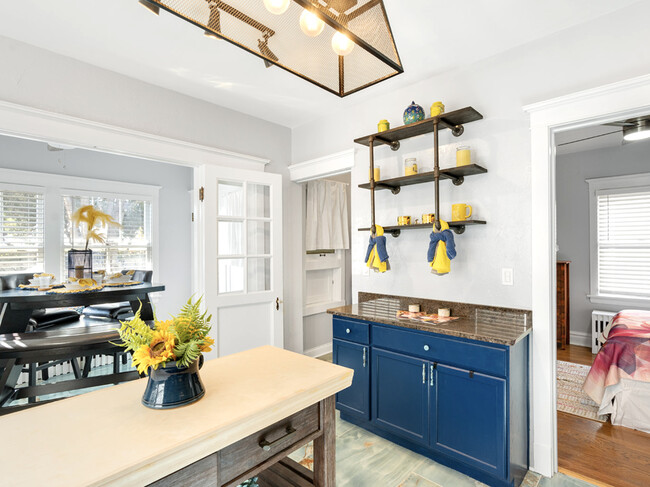 Building Photo - 1926 Wisconsin Ave