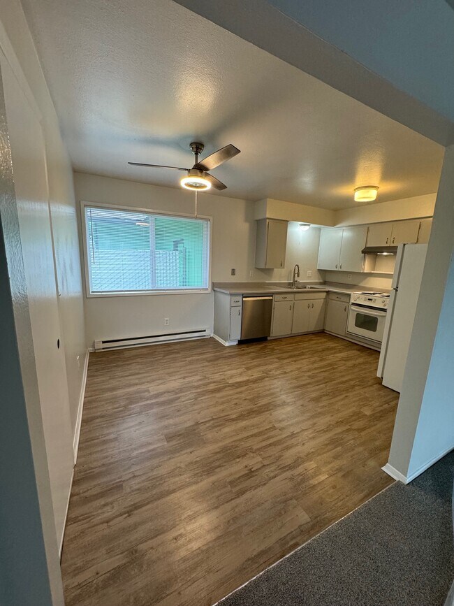 Building Photo - 1235 Broadway St SW