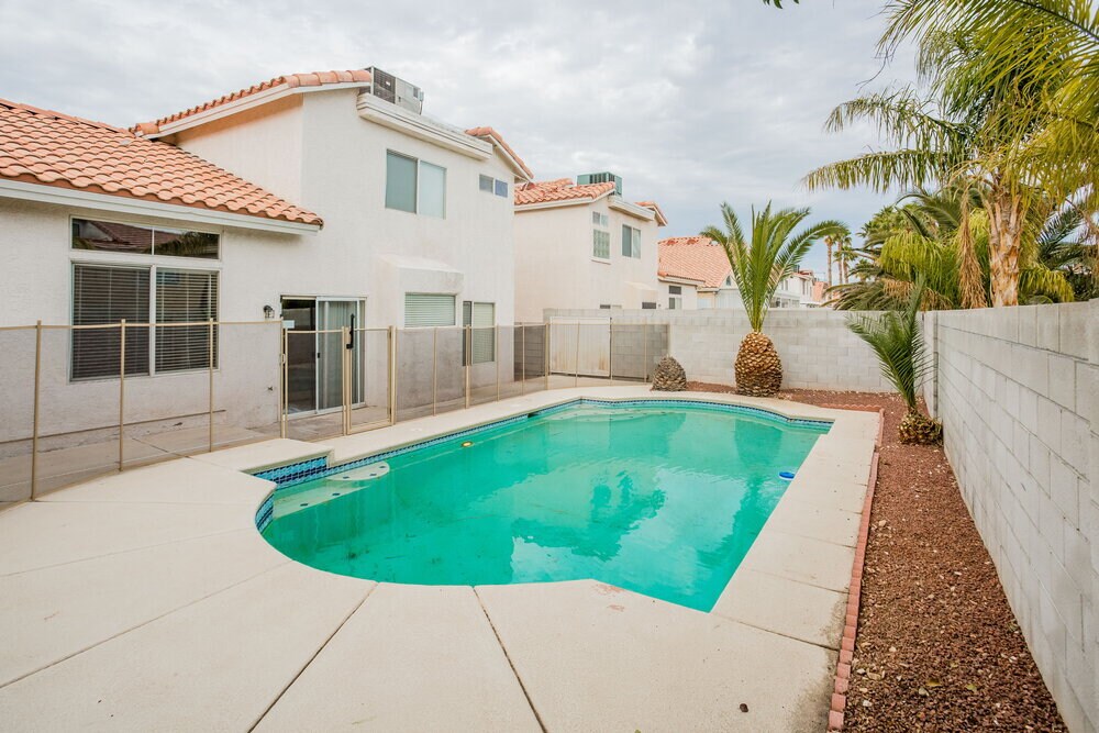 Building Photo - 3636 Beacon Point St