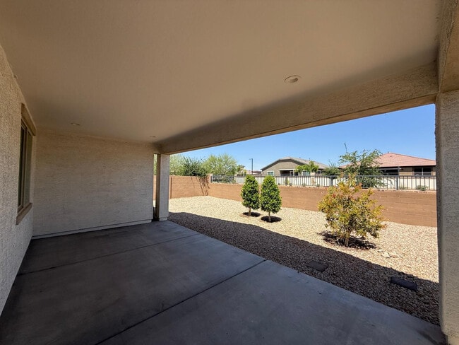 Building Photo - 15744 W Jefferson St