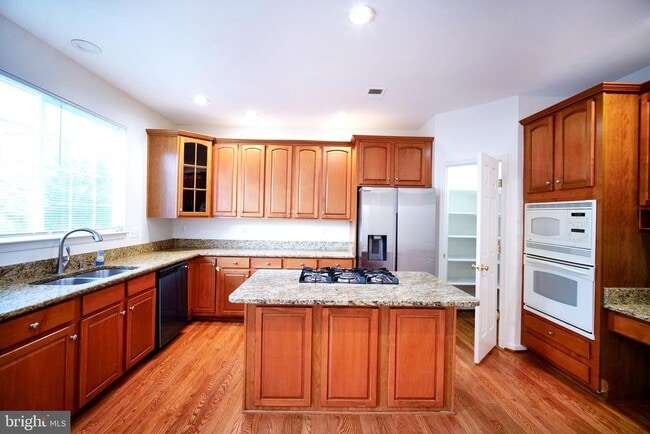 Building Photo - 20203 Hopi Dr