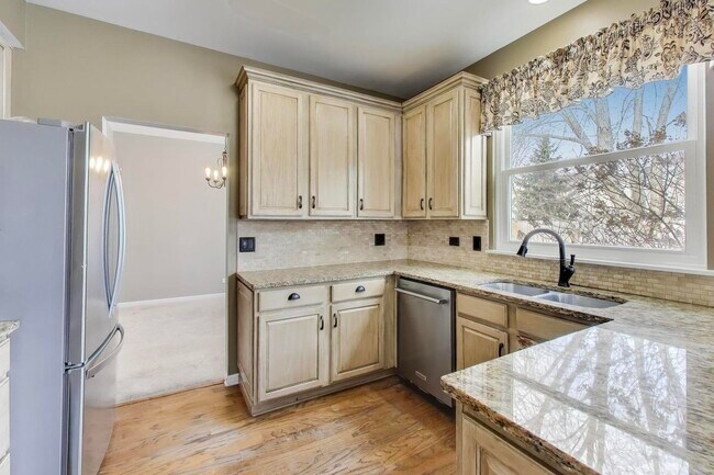 Building Photo - 410 Arlington Ln