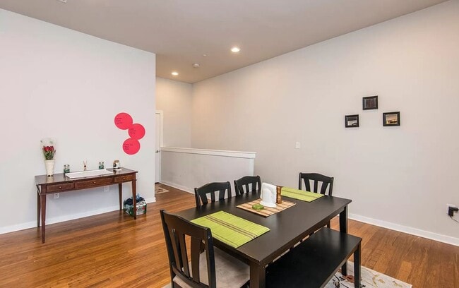 Building Photo - The Residences At 4619