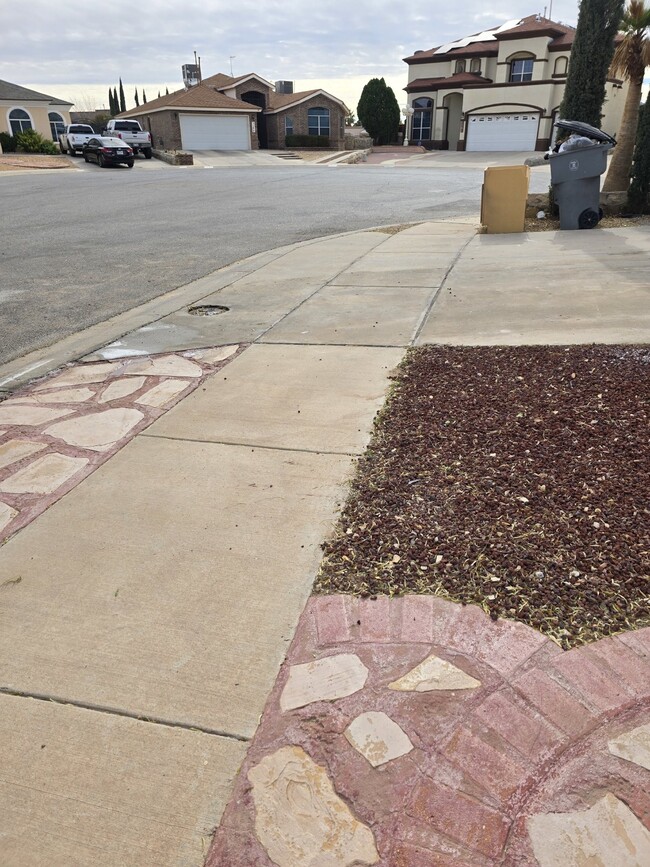 Building Photo - 3213 Tierra Ave Pl