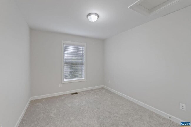 Building Photo - 4 Bedroom 3.5 Bathroom Townhouse with 2 Car Garage - Brownsville Elementary School District