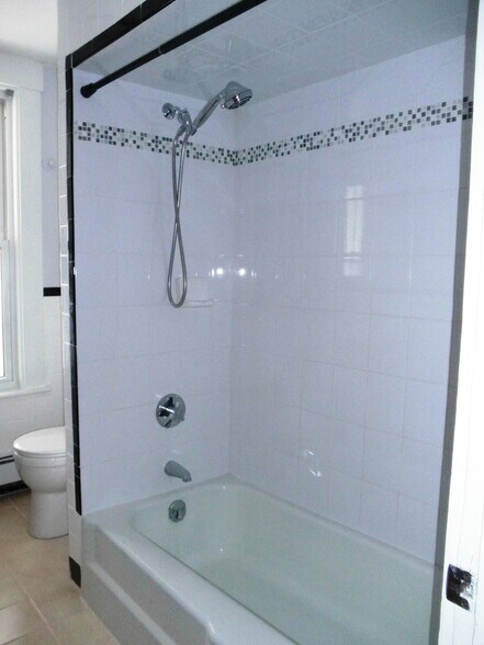 Shower - 129 Brown St