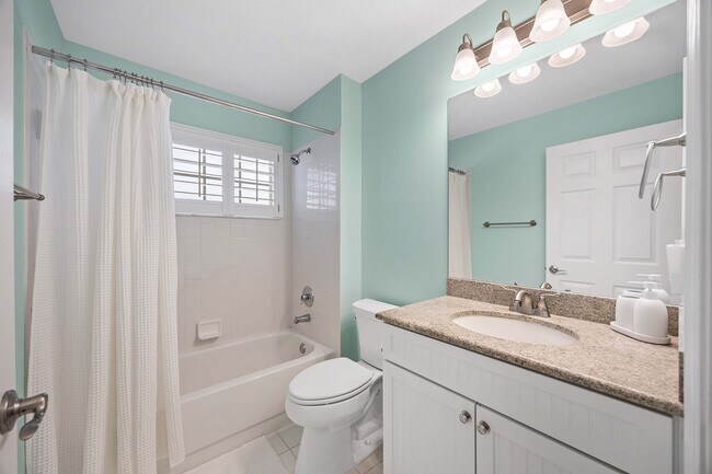 Building Photo - 7050 Barrington Cir