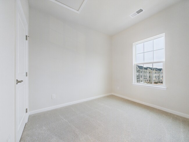 Building Photo - 2108 Trout Lily Ln