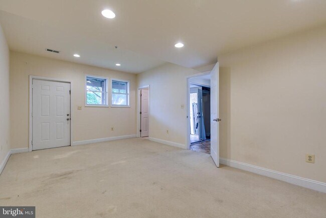 Building Photo - 2026 N Culpeper St