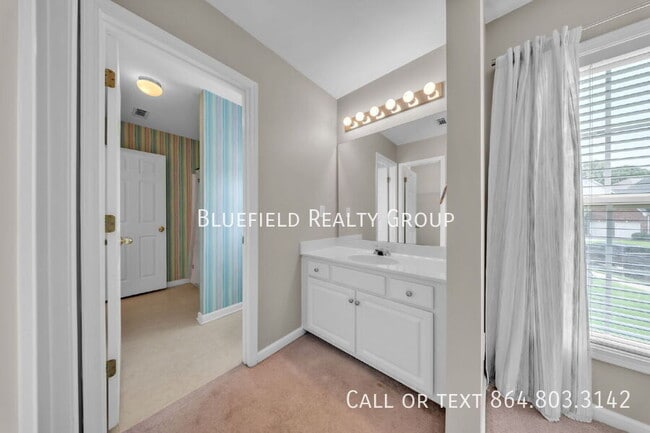 Building Photo - 417 Summergreen Way