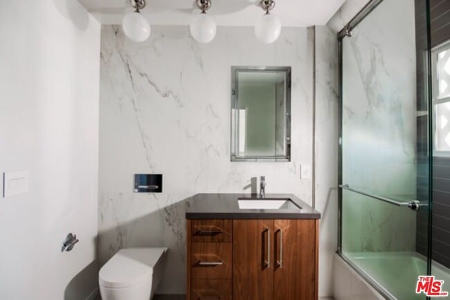 Building Photo - 1302 N Sweetzer Ave