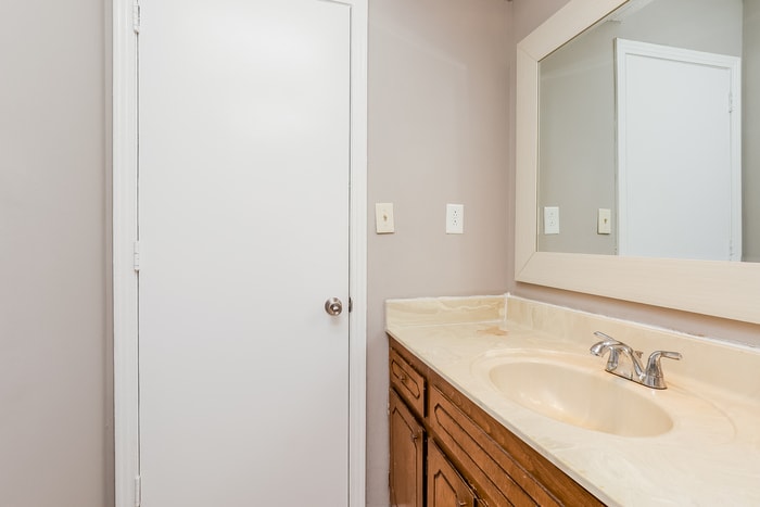 Building Photo - 490 Kellia Dr