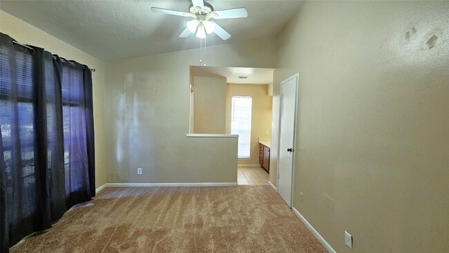 Building Photo - 16975 Meadowlark St