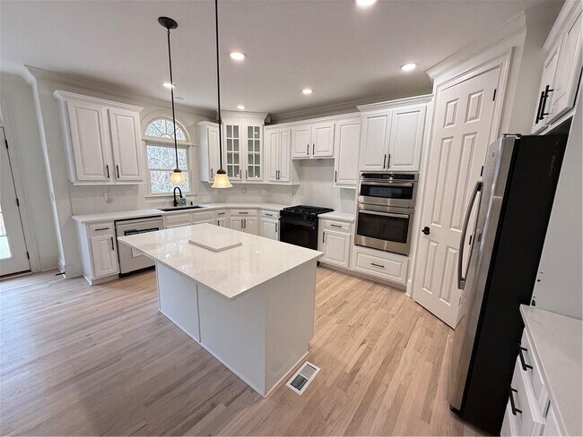 Building Photo - 1570 Briergate Dr