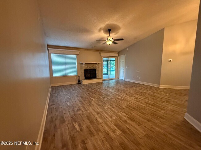 Building Photo - 8562 Echoridge Ct