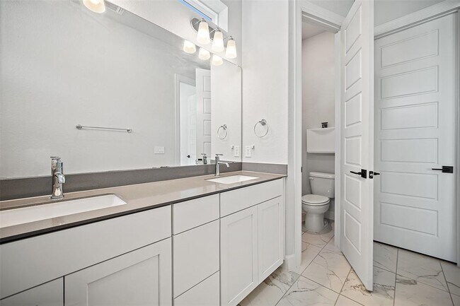 Building Photo - 13503 Ringold Cv