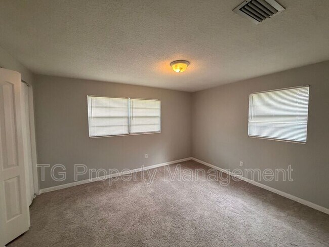 Building Photo - 11032 Bluehill Dr