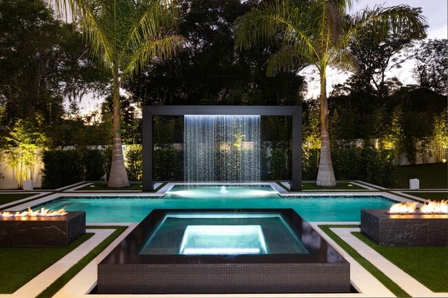 Building Photo - 1221 Richmond Rd