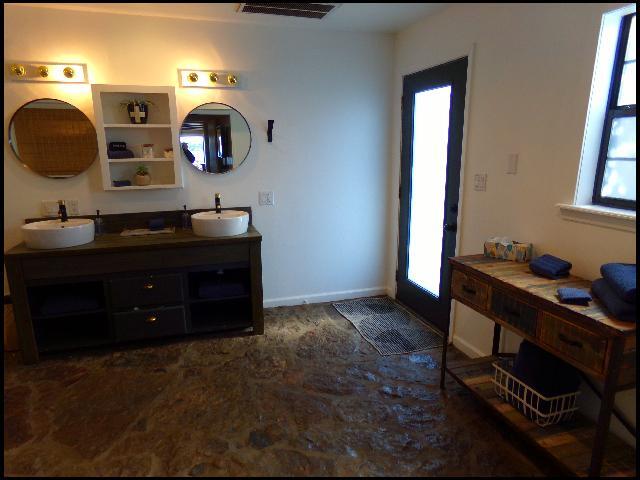 Building Photo - 136 Catalina Cir