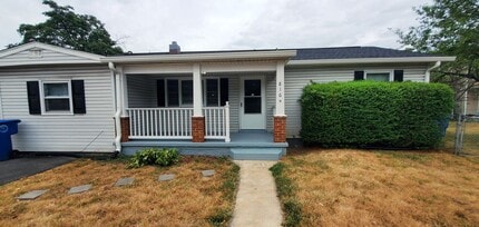 Building Photo - 816 N Commerce Ave