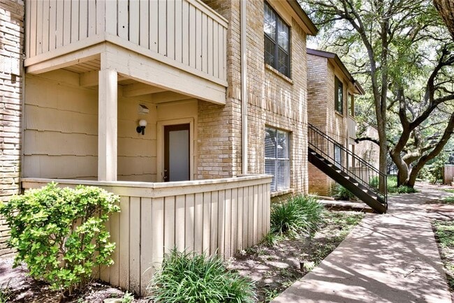 Building Photo - 8210 Bent Tree Rd