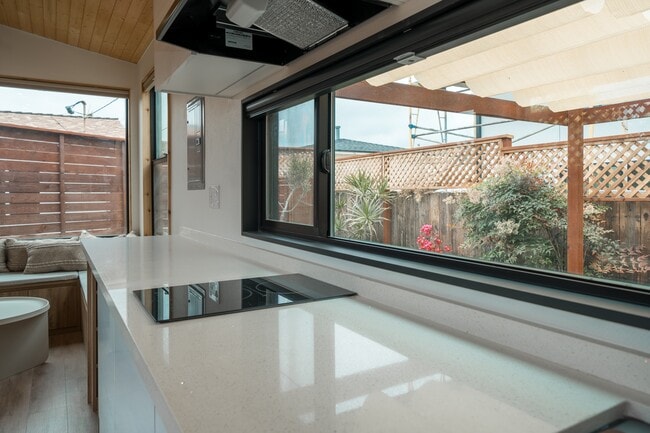 Building Photo - 3330 Nile St