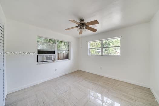 Building Photo - 1350 NE 149th St