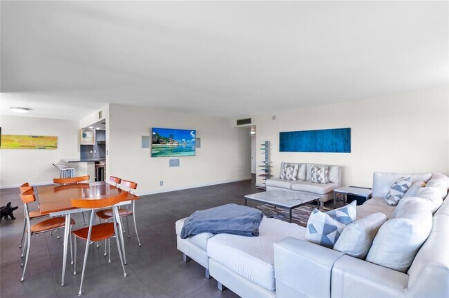 Building Photo - 4900 N Ocean Blvd