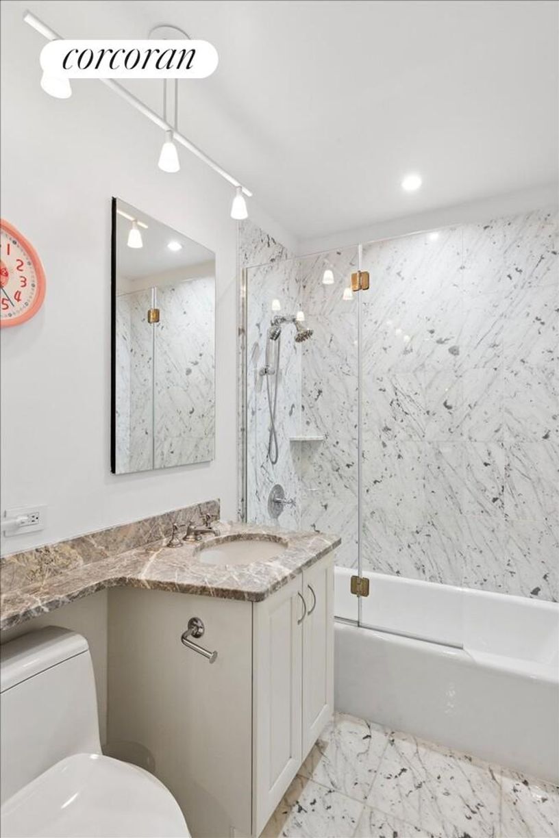 Building Photo - 181 E 90th St