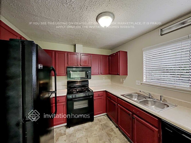 Building Photo - 4700 Jamerson Forest Cir