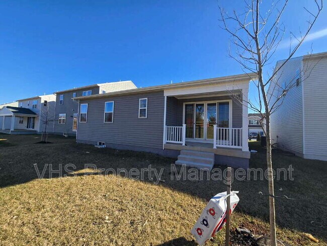 Building Photo - 609 Clover Ln