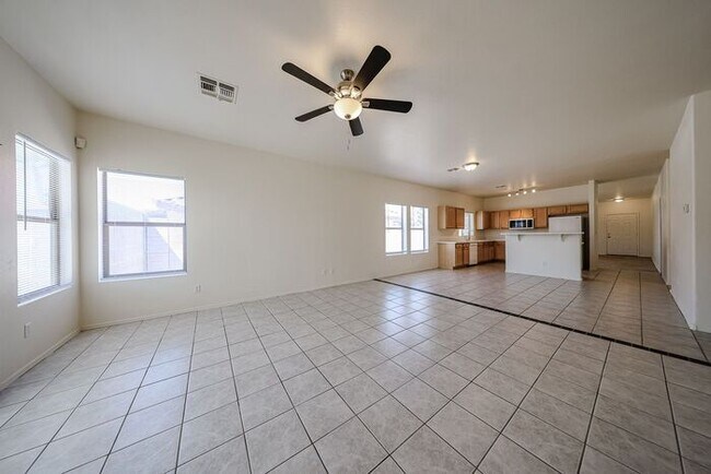 Building Photo - Stylish 4BD , 2 BA Home with Remodeled Bac...