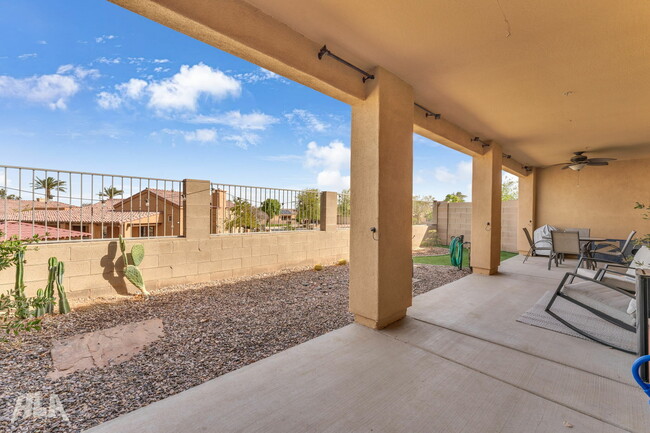 Building Photo - 6108 E Morning Ln