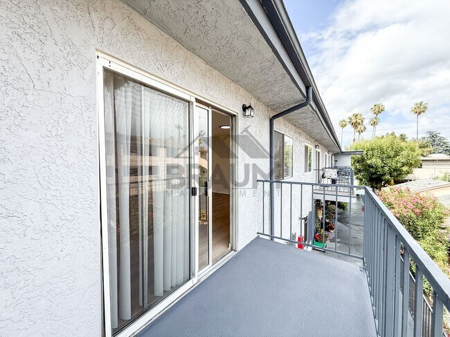 Building Photo - 14801 Delano St