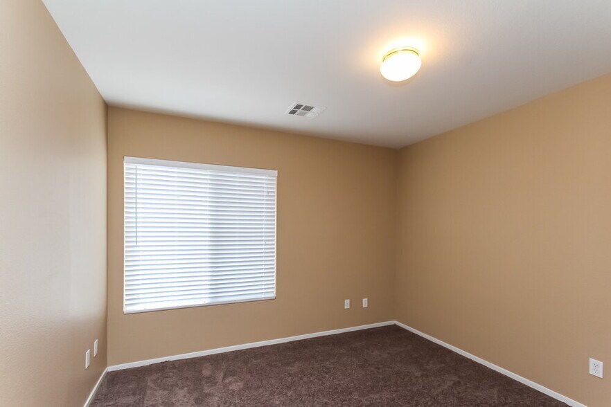 Building Photo - 5136 Marsh Butte St