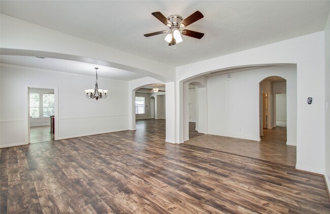 Building Photo - 7814 Heron Lakes Dr