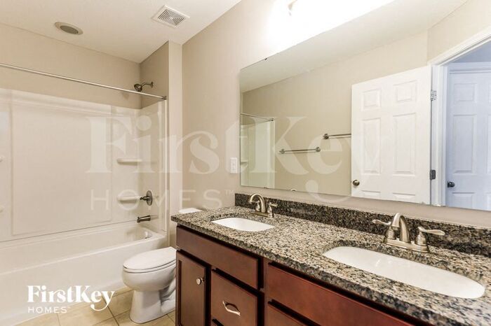 Building Photo - 866 Emerald Dr