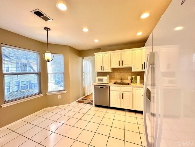 Building Photo - 808 Cypress Ln