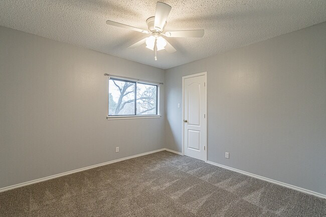 Building Photo - 1519 Jasmine