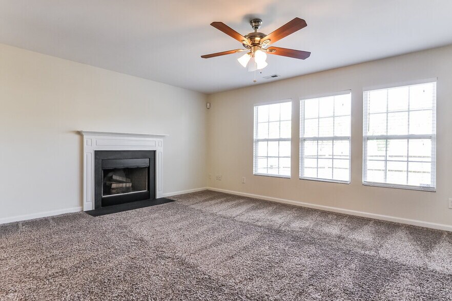 Building Photo - 3771 Burtons Barn St