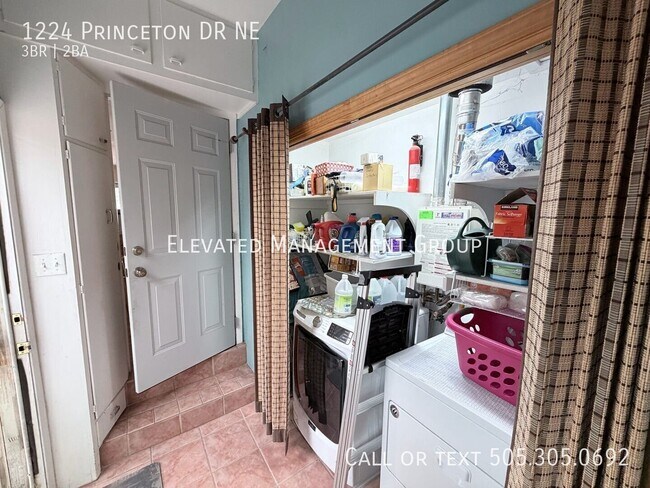 Building Photo - 1224 Princeton Dr NE